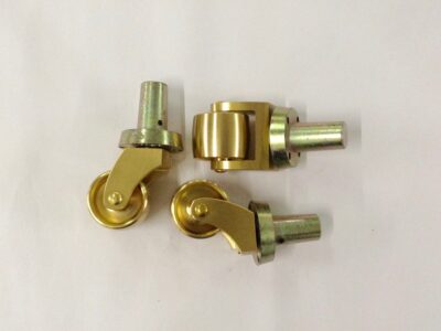 Grand castors Yamaha