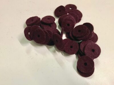 O-8/25-11 Baizes felt fawn